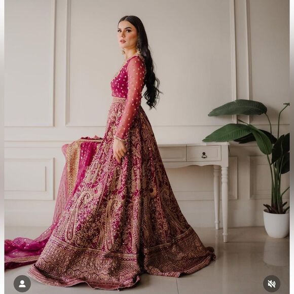 BATIK STUDIO AUTHENTIC PAKISTANI DESIGNER BRIDAL DRESS - Picture 3 of 16